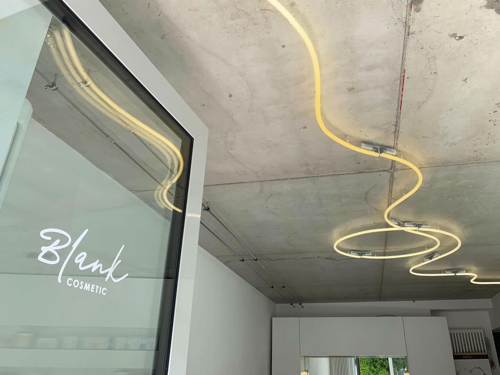 blank cosmetic studio